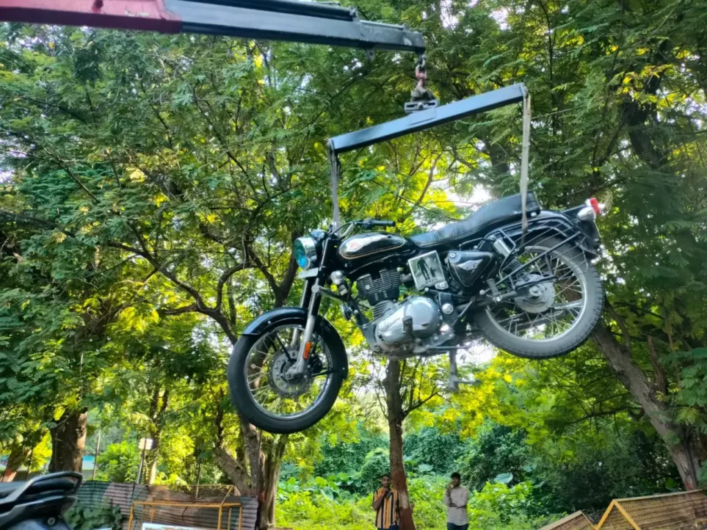 नागपूरच्या फुटाळा तलाव परिसरात 54 बुलेट गाड्या जप्त