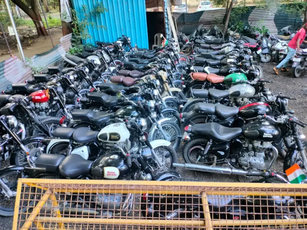 नागपूरच्या फुटाळा तलाव परिसरात 54 बुलेट गाड्या जप्त 4 नागपूरच्या फुटाळा तलाव परिसरात 54 बुलेट गाड्या जप्त