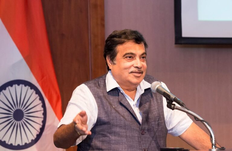 पत्रकारांना जाहिराती कशा मिळतील? नितीन गडकरींनी दिला फंडा ! 1 पत्रकारांना जाहिराती कशा मिळतील? नितीन गडकरींनी दिला फंडा !